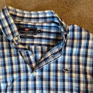 Slim fit whale shirt. Vineyard vines. Medium